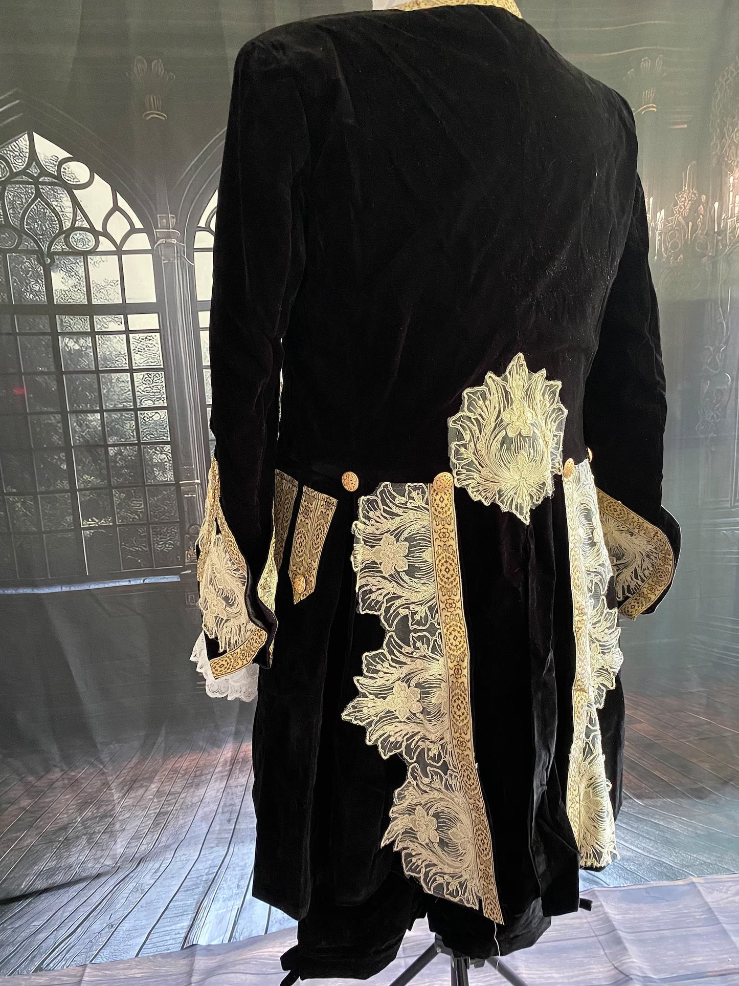 
                  
                    1770s Mens Venetian Baroque Suit. A Historical Renaissance costume with a lace frock coat. Ideal masquerade ball or galantes event
                  
                