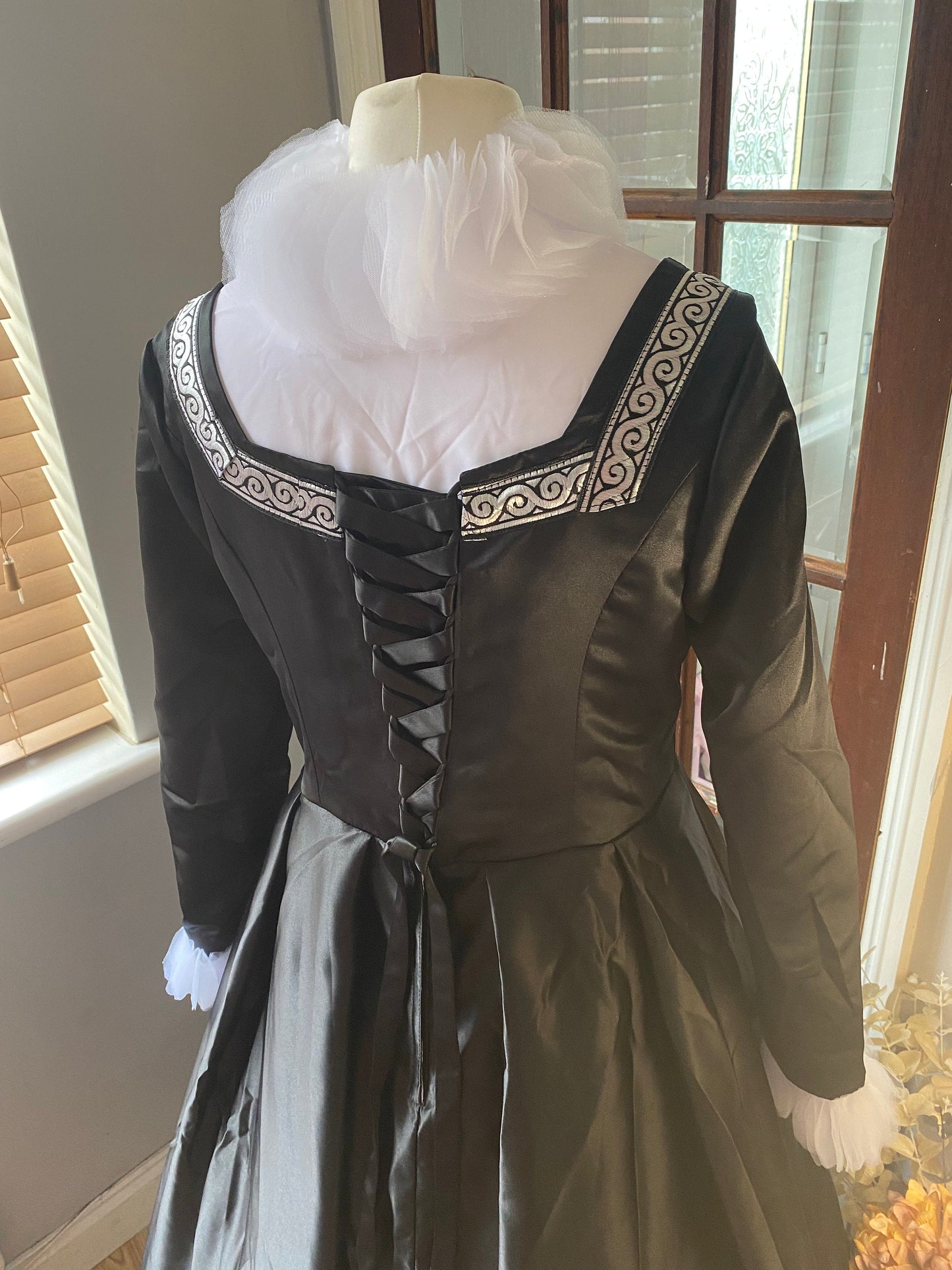 
                  
                    Elizabethan dress, Anne Boyeln Dress
                  
                