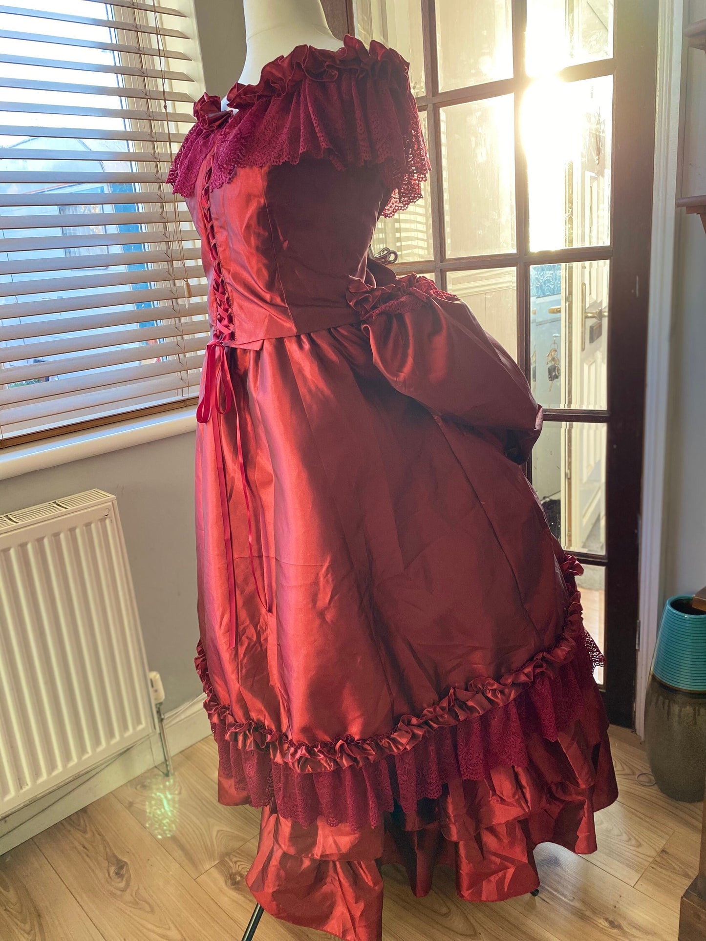 short red victorian dress Women's Vintage Victorian Dress Halter Neck Ruffle Long Sleeve 18th Century Medieval Civil War Maxi Gown Gothic Bow Knot Ball Gown Costume