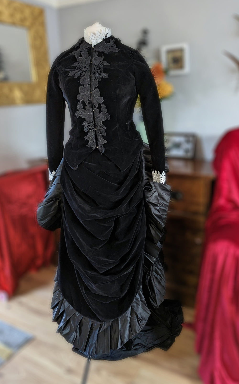 Black Velvet Victorian Gothic Dress, Victorian  Bustle Dress, Victorian costume, Steam Punk dress