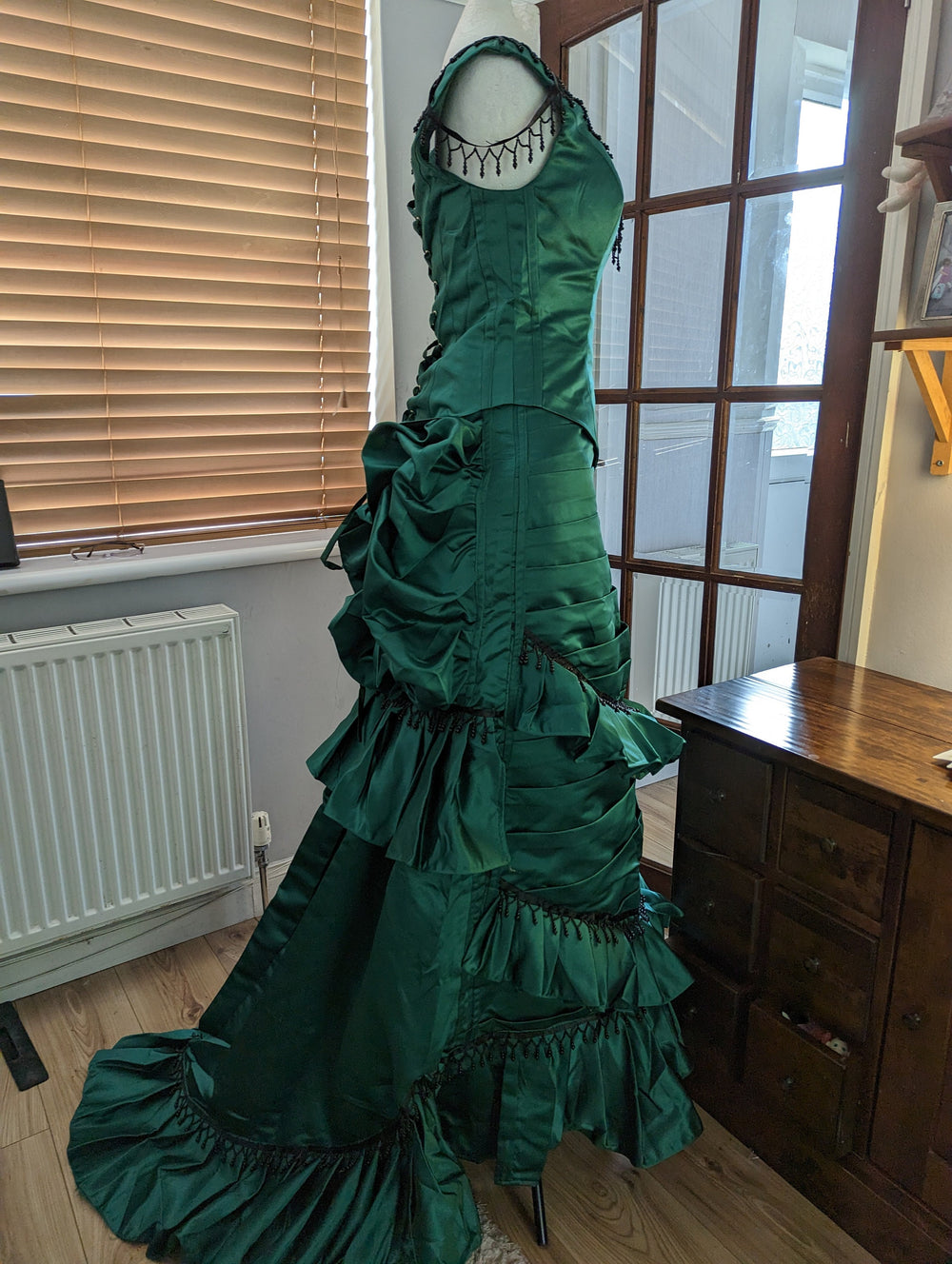emerald green victorian dress Dress,Bustle Dress, Victorian Era costume, Victorian dress, Victorian ball gown, Victorian style Modest Mermaid Straps Long Revel in the grandeur R5H02-042 Style:short sleeve